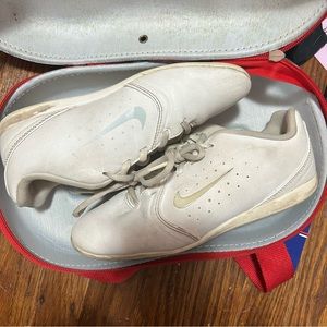 NIKE Sideline Cheerleading Shoes size 3Y